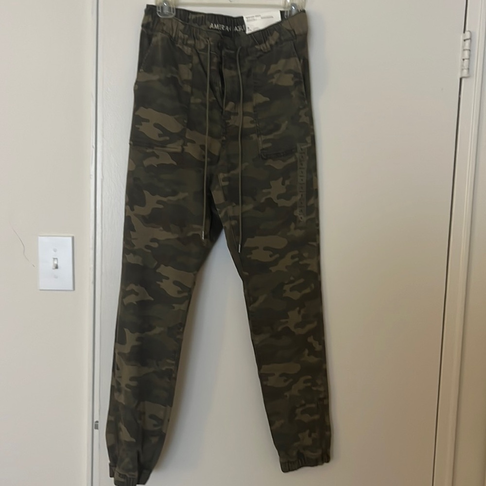 American Eagle camo jegging jogger